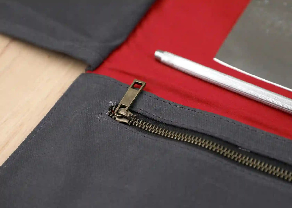 Trousse à couteaux KOTAI en cuir et toile – 7 couteaux + 1 fusil