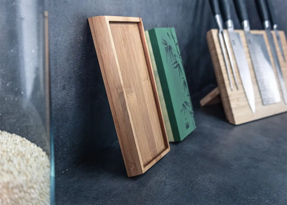 Set d'aiguisage KOTAI pierre à eau 180/800 avec socle bambou, aplanisseur et guide 15°