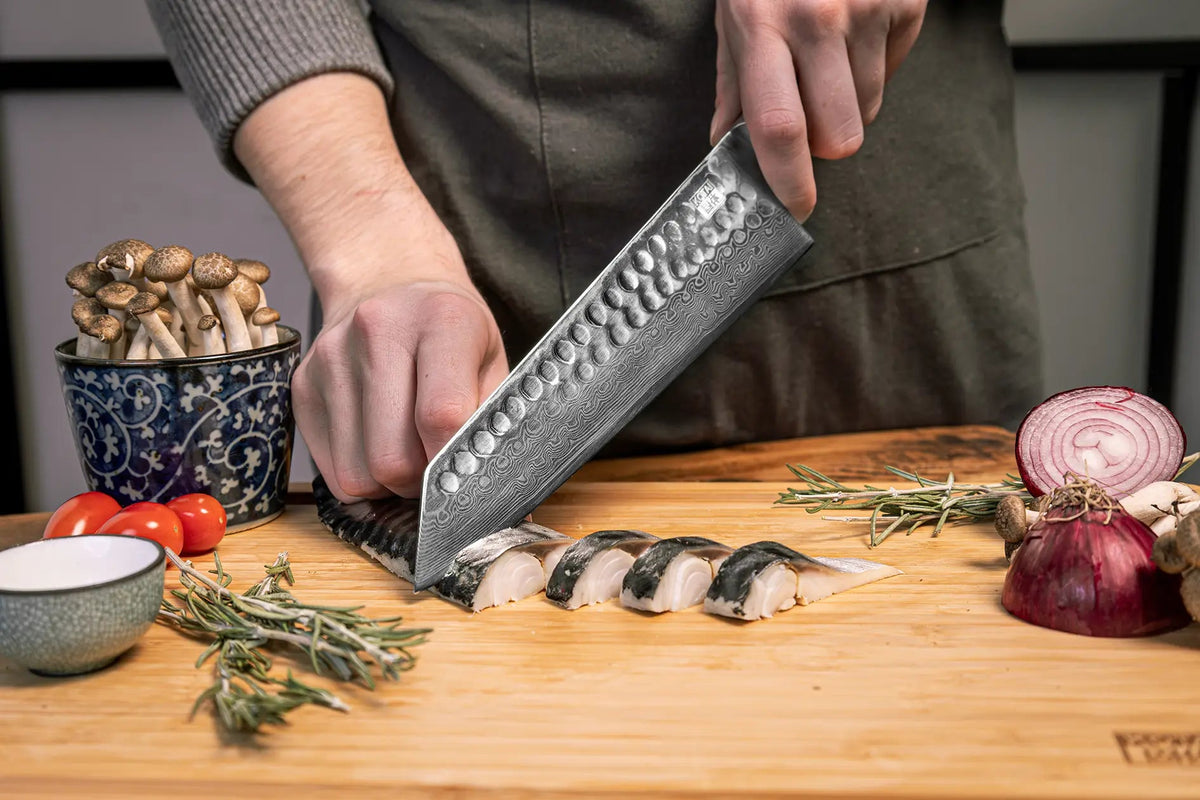 Set complet Deluxe 8 pièces KOTAI Bunka Damas – 4 couteaux (couteau d'office + Petty + Santoku + Kiritsuke) et 4 accesso