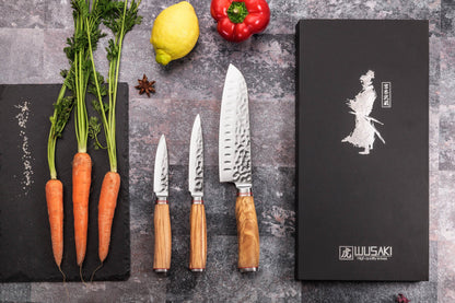 Coffret Wusaki Damas Olive 10CR – 3 couteaux : santoku alvéolé 17 cm + universel 12 cm + office 9 cm