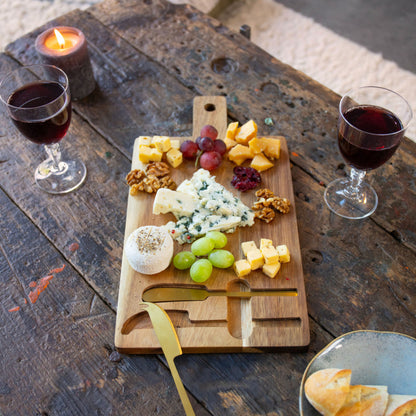 Plateau à fromage en acacia et ses couteaux Livoo