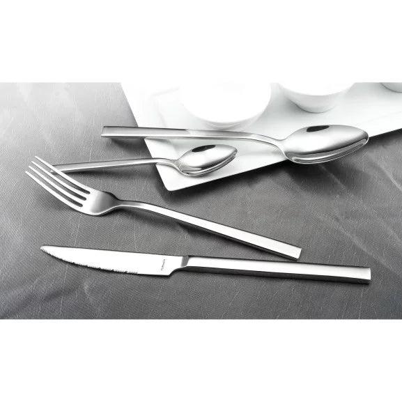 Ménagère 24 pièces Escade avec couteaux steak - Couverts inox 18/10 design contemporain - Amefa